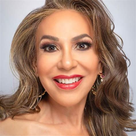 mujeres nalgonas del face|Una mujer de 71 años hizo historia compitiendo para Miss Texas .